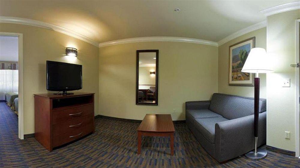 Holiday Inn Express & Suites Watsonville By Ihg Exteriör bild