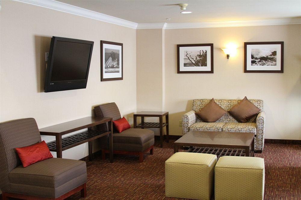 Holiday Inn Express & Suites Watsonville By Ihg Exteriör bild