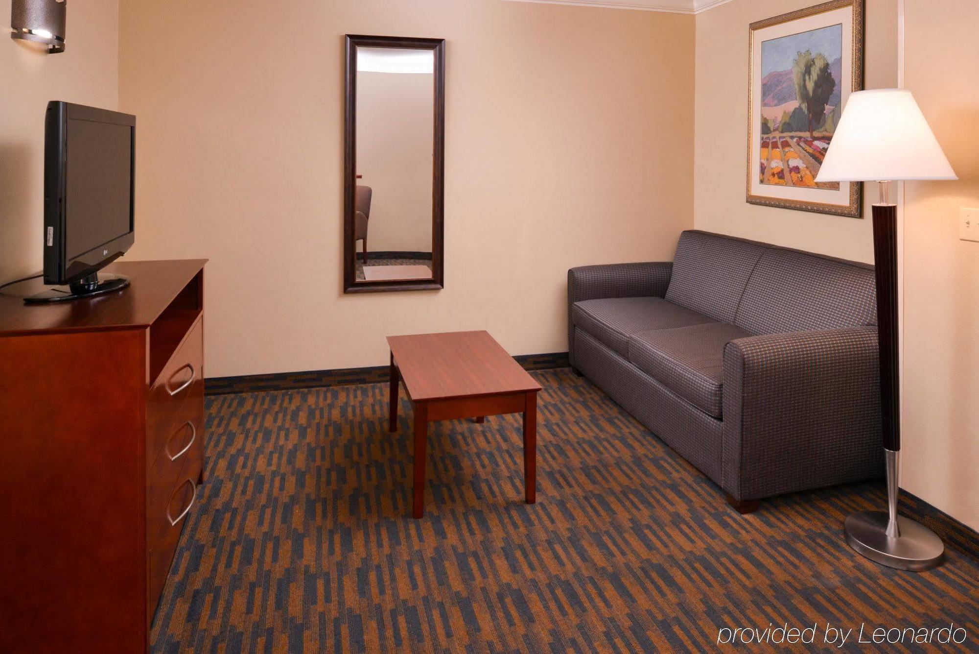 Holiday Inn Express & Suites Watsonville By Ihg Exteriör bild