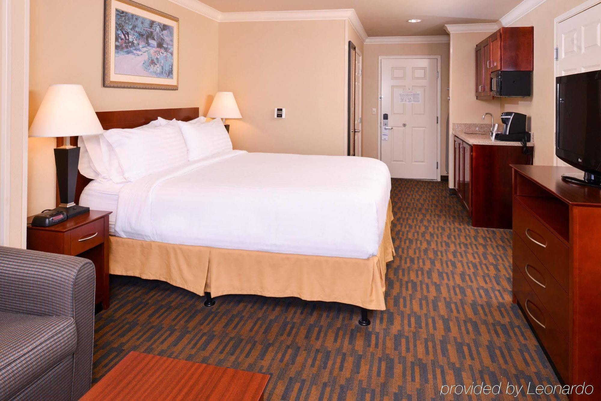 Holiday Inn Express & Suites Watsonville By Ihg Exteriör bild