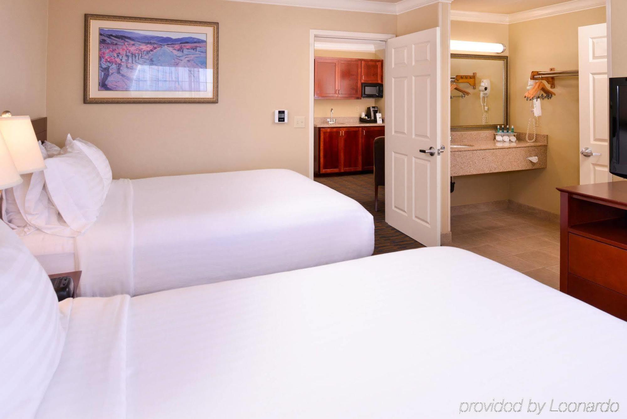Holiday Inn Express & Suites Watsonville By Ihg Exteriör bild