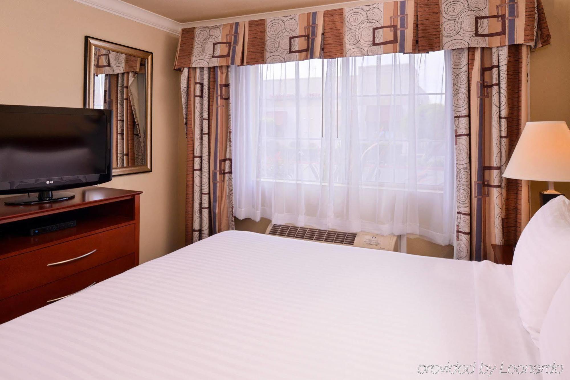 Holiday Inn Express & Suites Watsonville By Ihg Exteriör bild