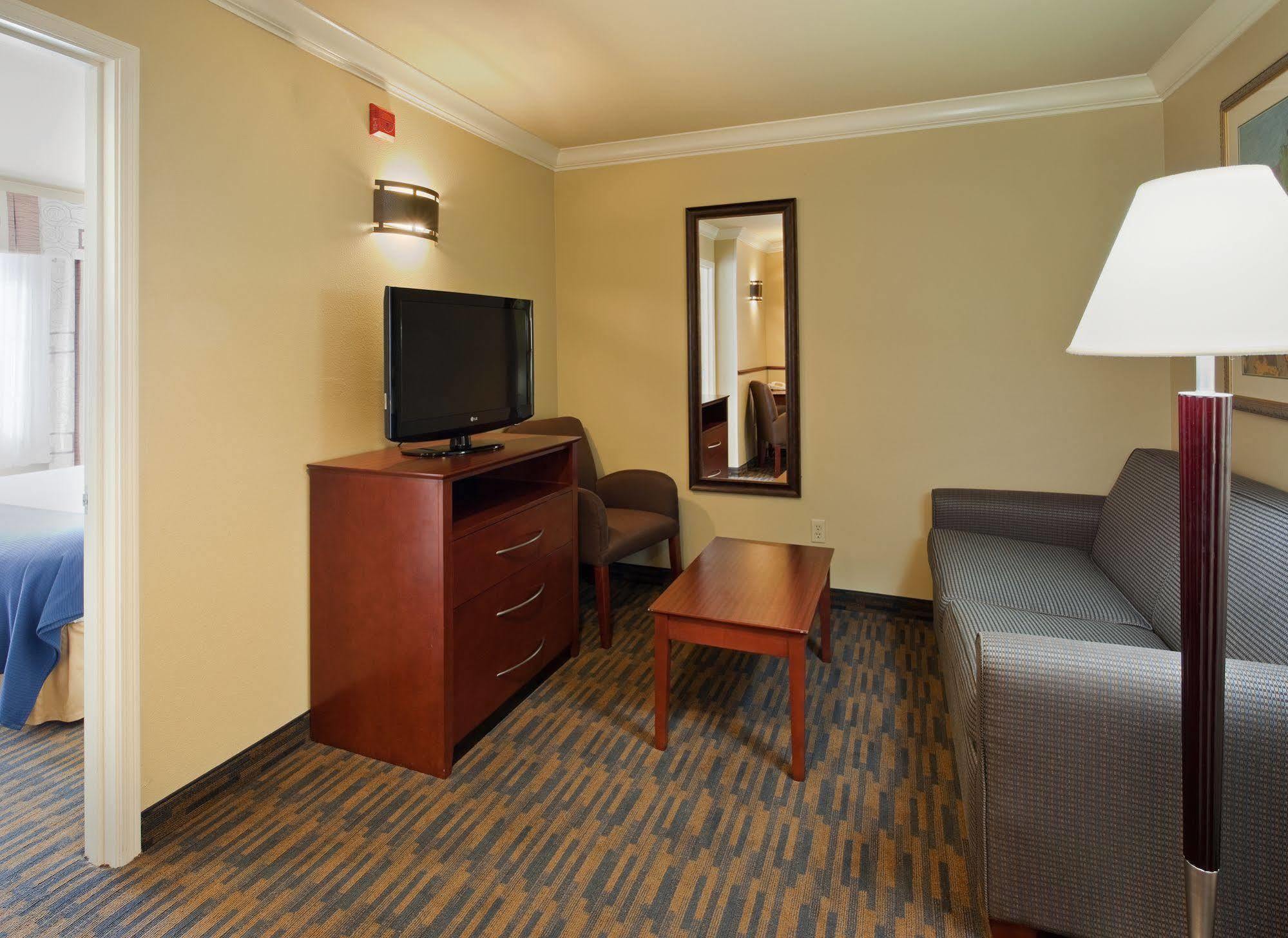 Holiday Inn Express & Suites Watsonville By Ihg Exteriör bild